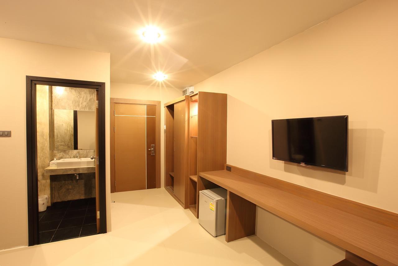 The Plubpla Serviced Apartment Bangkok Esterno foto