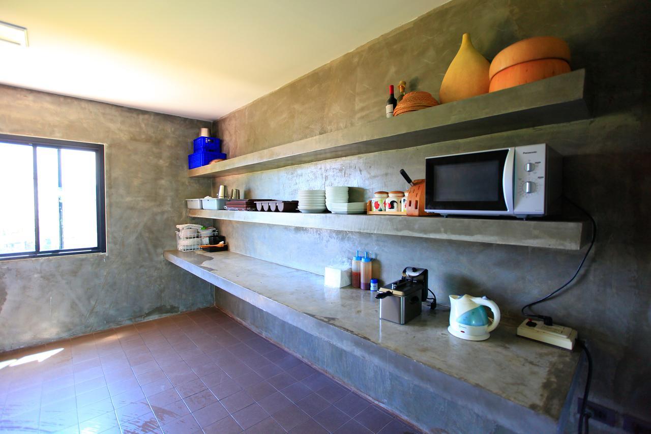 The Plubpla Serviced Apartment Bangkok Esterno foto