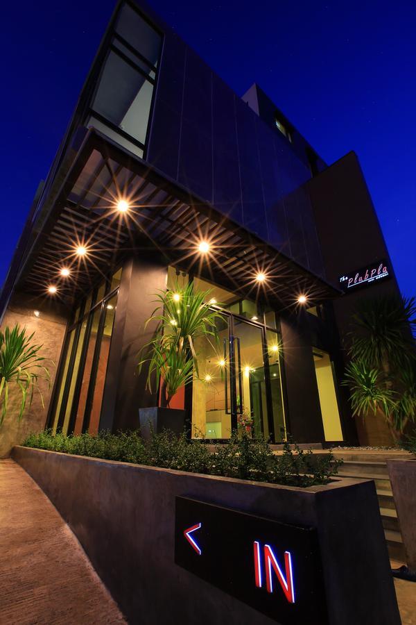 The Plubpla Serviced Apartment Bangkok Esterno foto